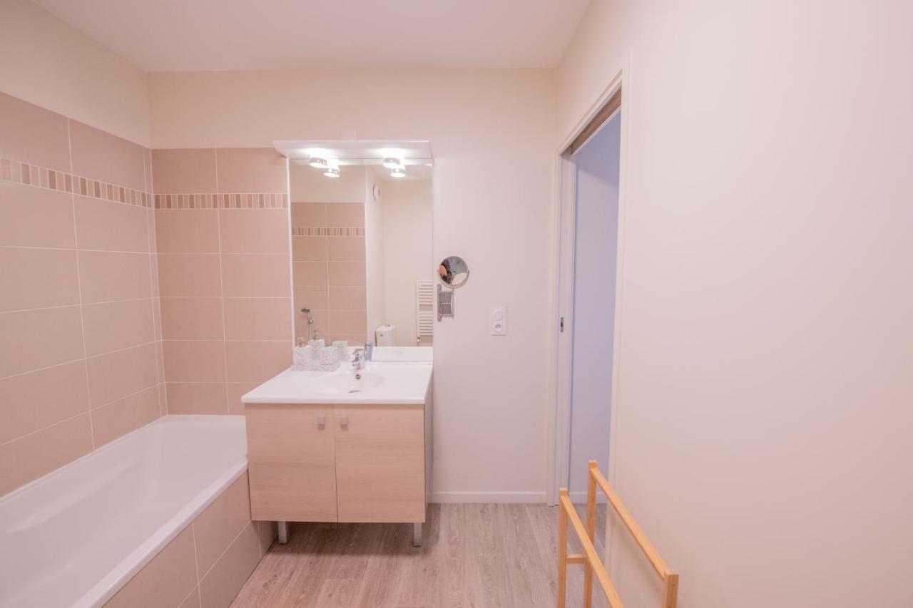 Апартаменты Machouart Le Duplex -Parking Gratuit Equipee Commodites- Обервилье Экстерьер фото
